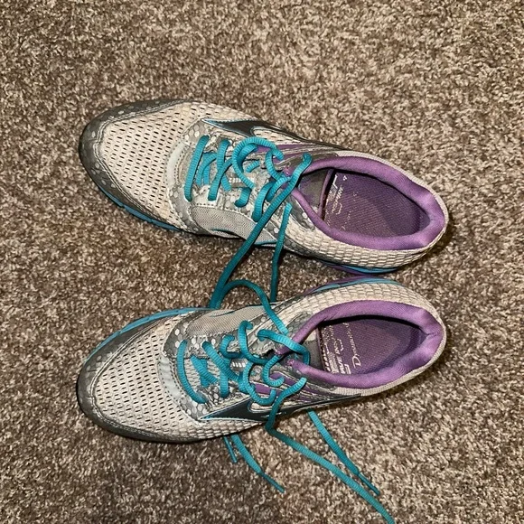 Mizuno Women's Running Shoe - Picture 3 of 4